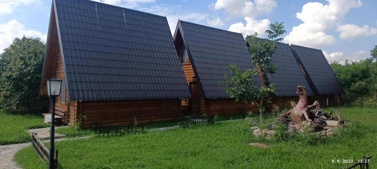 Lolini Bungalovi Novi Sad Eksteriør bilde