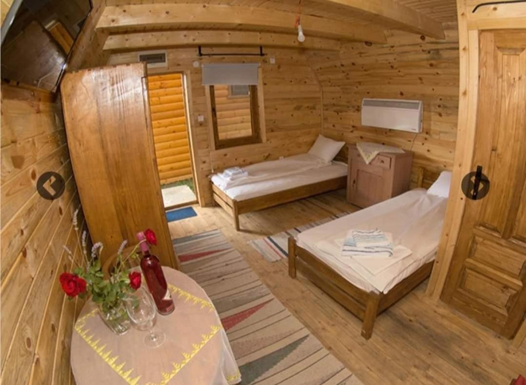 Lolini Bungalovi Novi Sad Eksteriør bilde