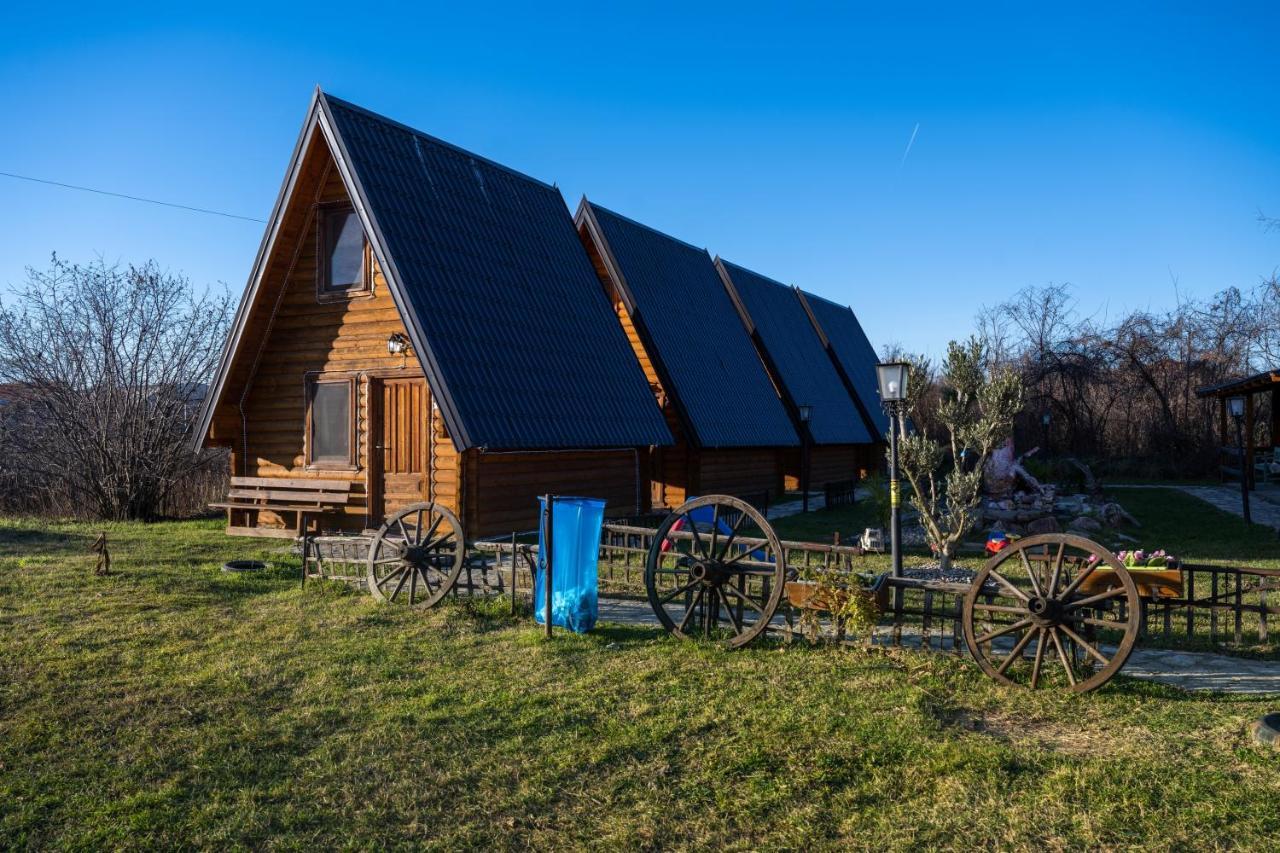 Lolini Bungalovi Novi Sad Eksteriør bilde