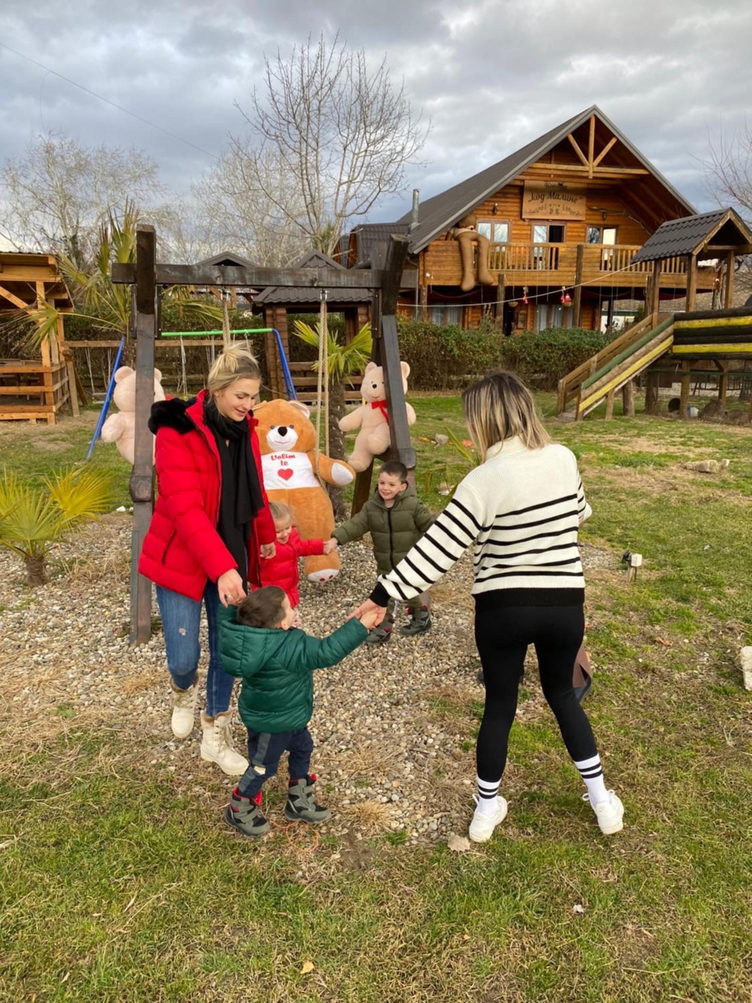 Lolini Bungalovi Novi Sad Eksteriør bilde
